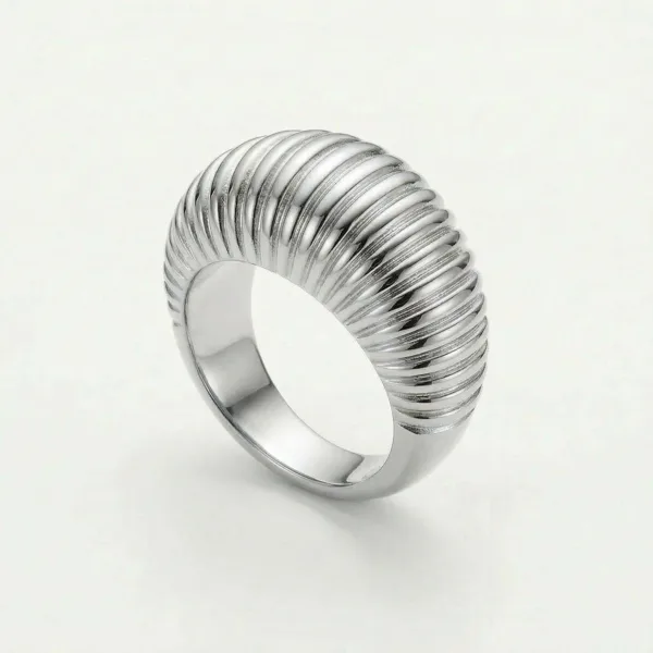 Riflet Dome Chunky Ring Sølvfarvet fra Prismila Jewellery