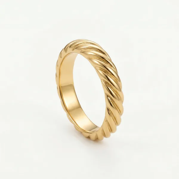 Twisted Ring Guldbelagt i guldbelagt fra Prismila Jewellery